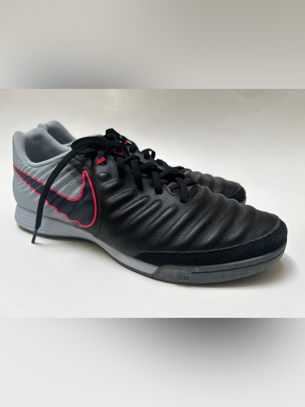Nike Tiempo Indoor Soccer Shoes 11.5